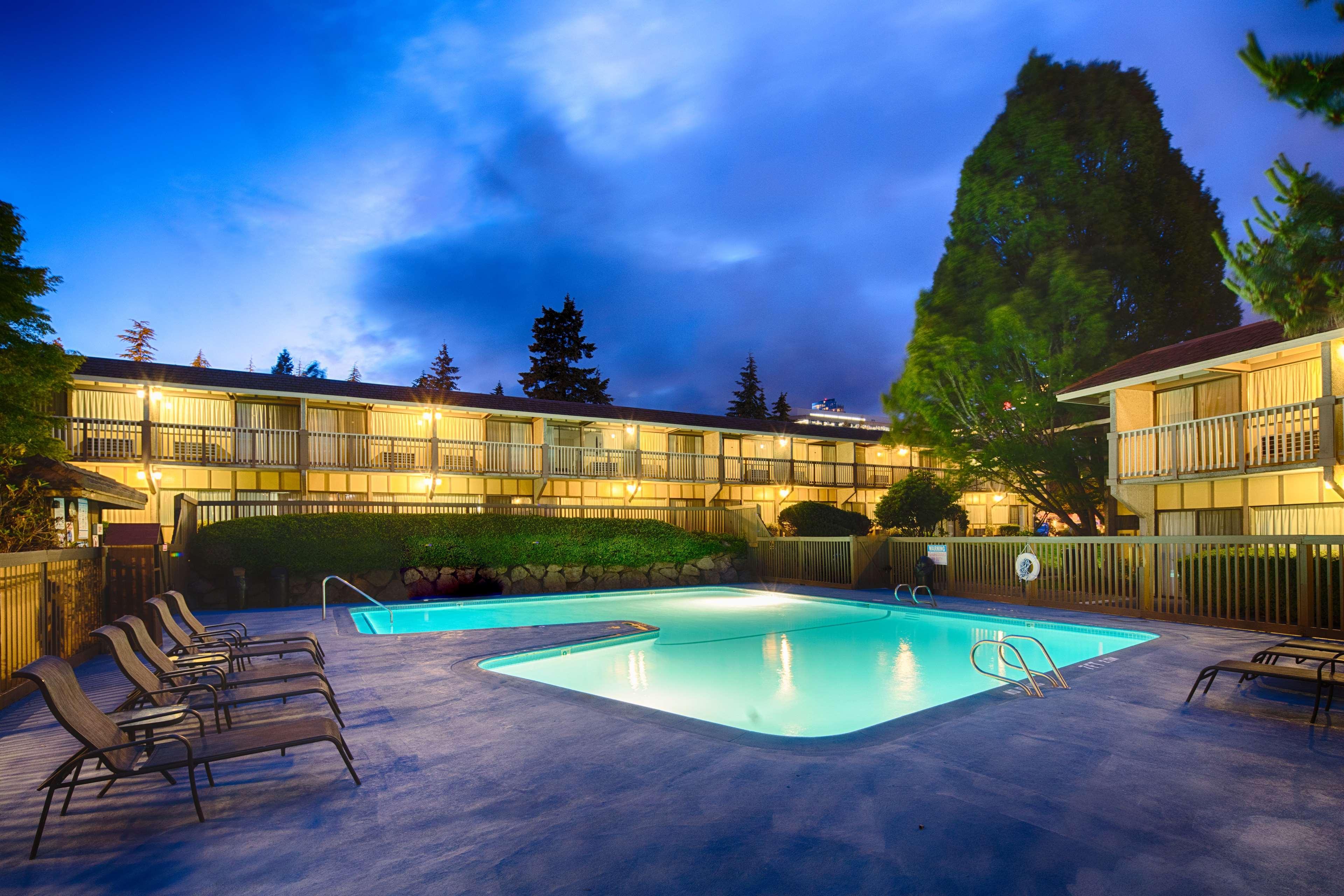 Red Lion Hotel Bellevue Exterior photo