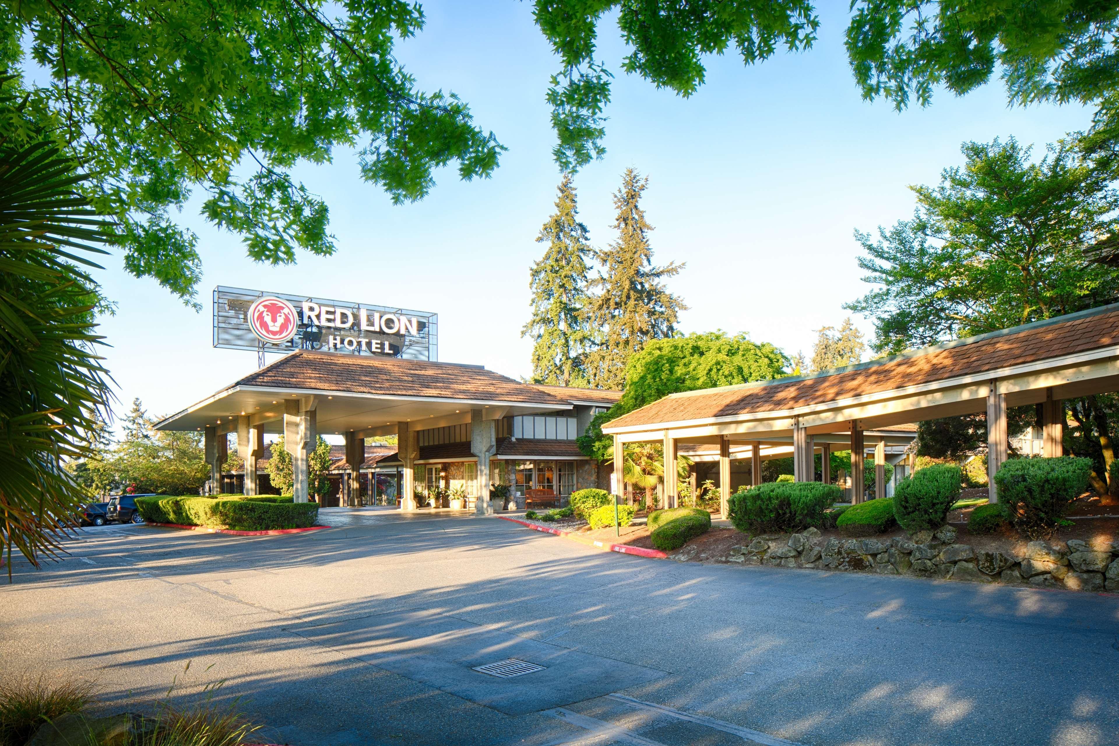 Red Lion Hotel Bellevue Exterior photo
