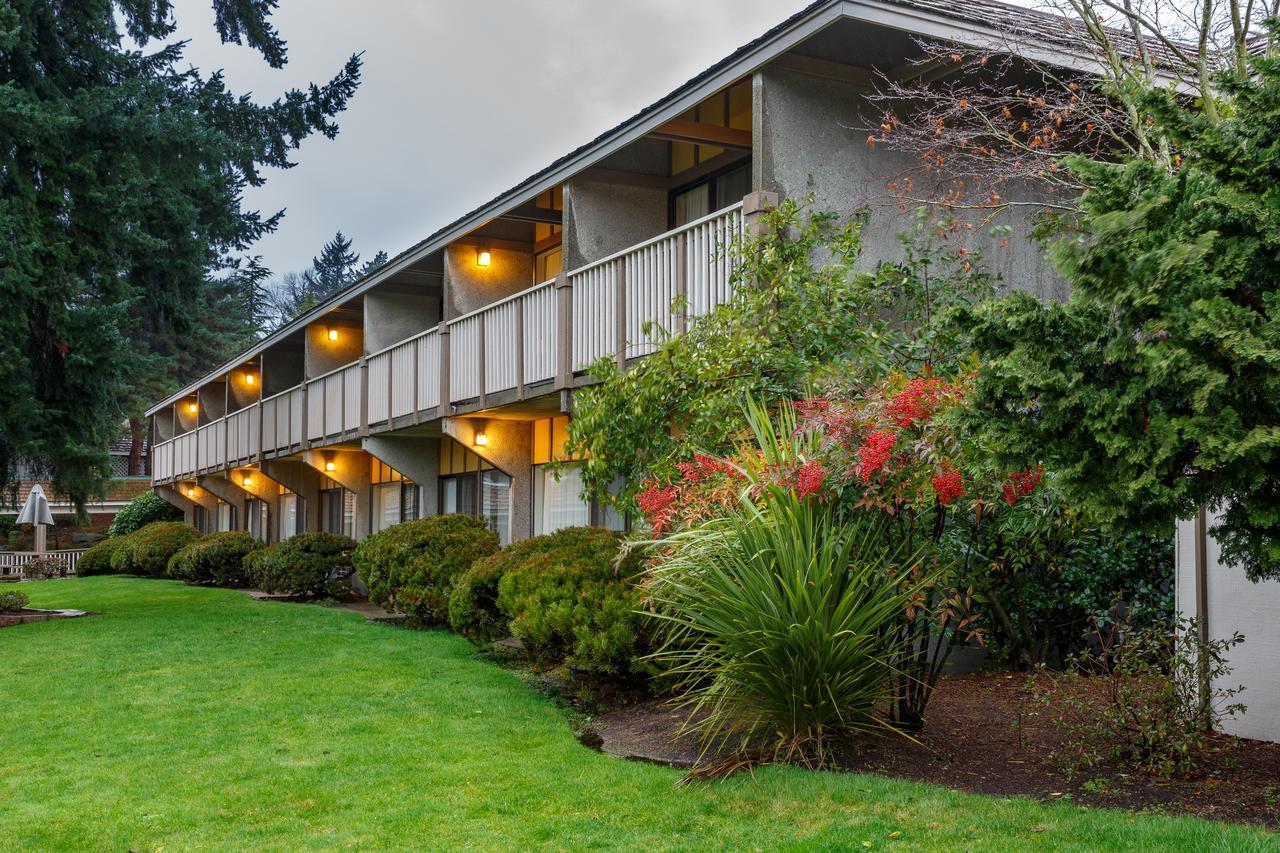 Red Lion Hotel Bellevue Exterior photo